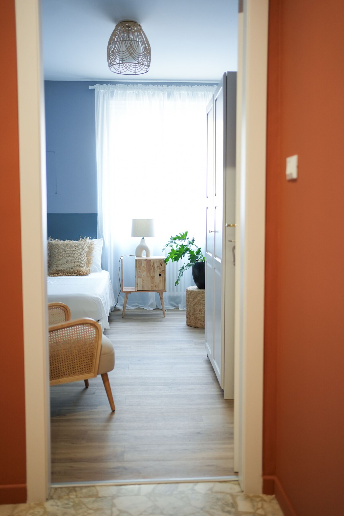 Moderno y luminoso apartamento en Pescara - Apartamentos en alquiler en  Pescara, Abruzzo, Italia - Airbnb, image size:1200x1800