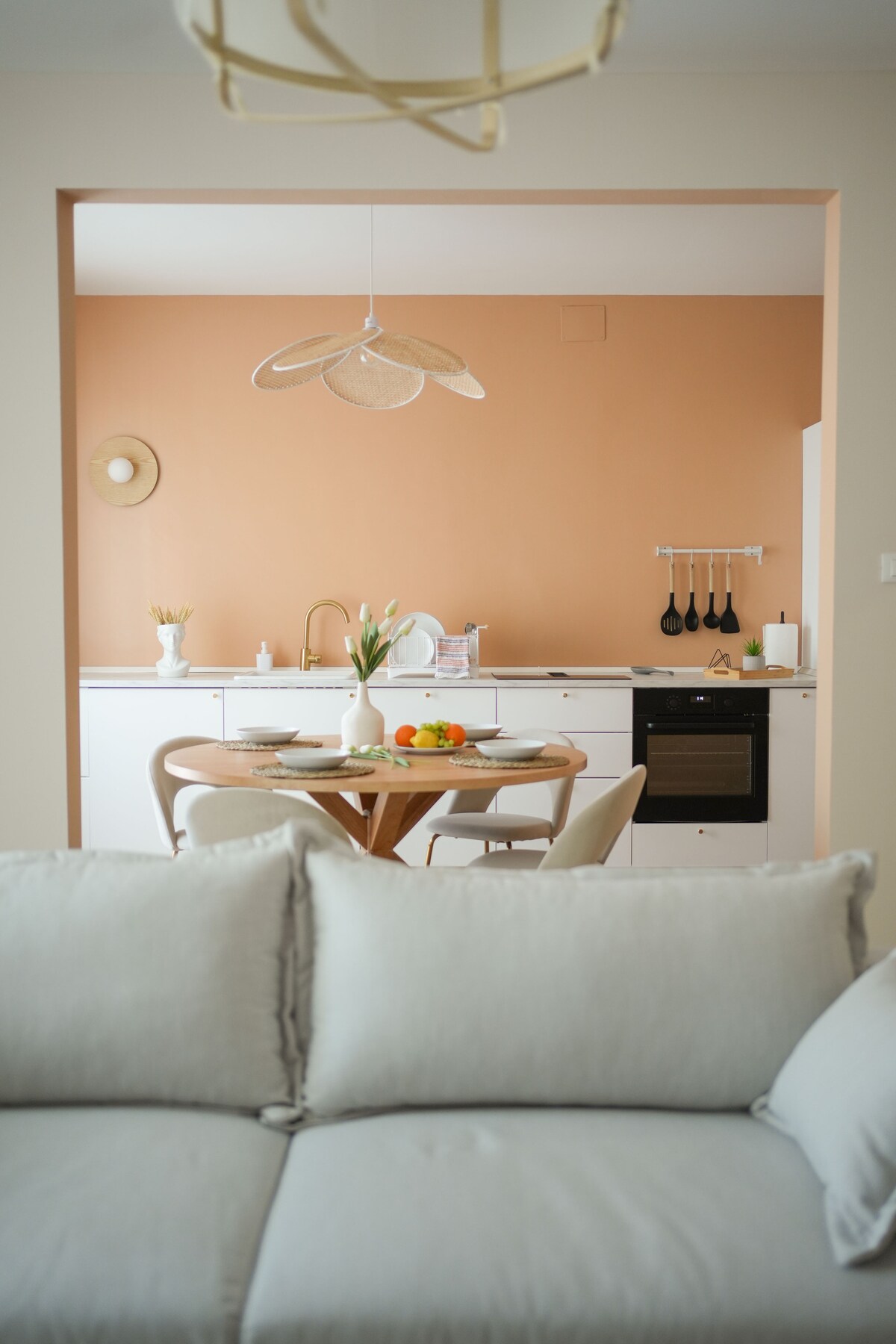 Moderno y luminoso apartamento en Pescara - Apartamentos en alquiler en  Pescara, Abruzzo, Italia - Airbnb, image size:1200x1800