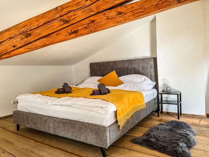 เตียงคู่ขนาดคิงไซส์กว้าง 1.80 เมตร