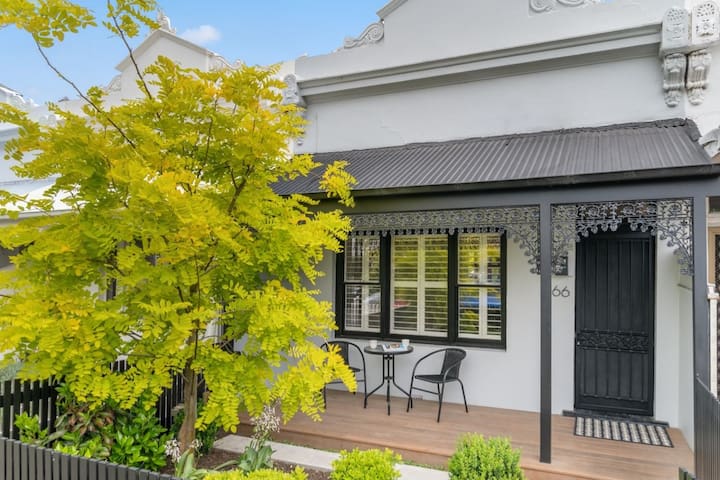 Very Victorian, Modern & Special. 2BRM, 1BTH.