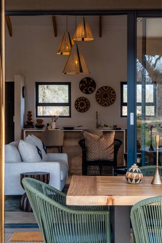 Nomads Den - Luxury Villa - Riverbed view