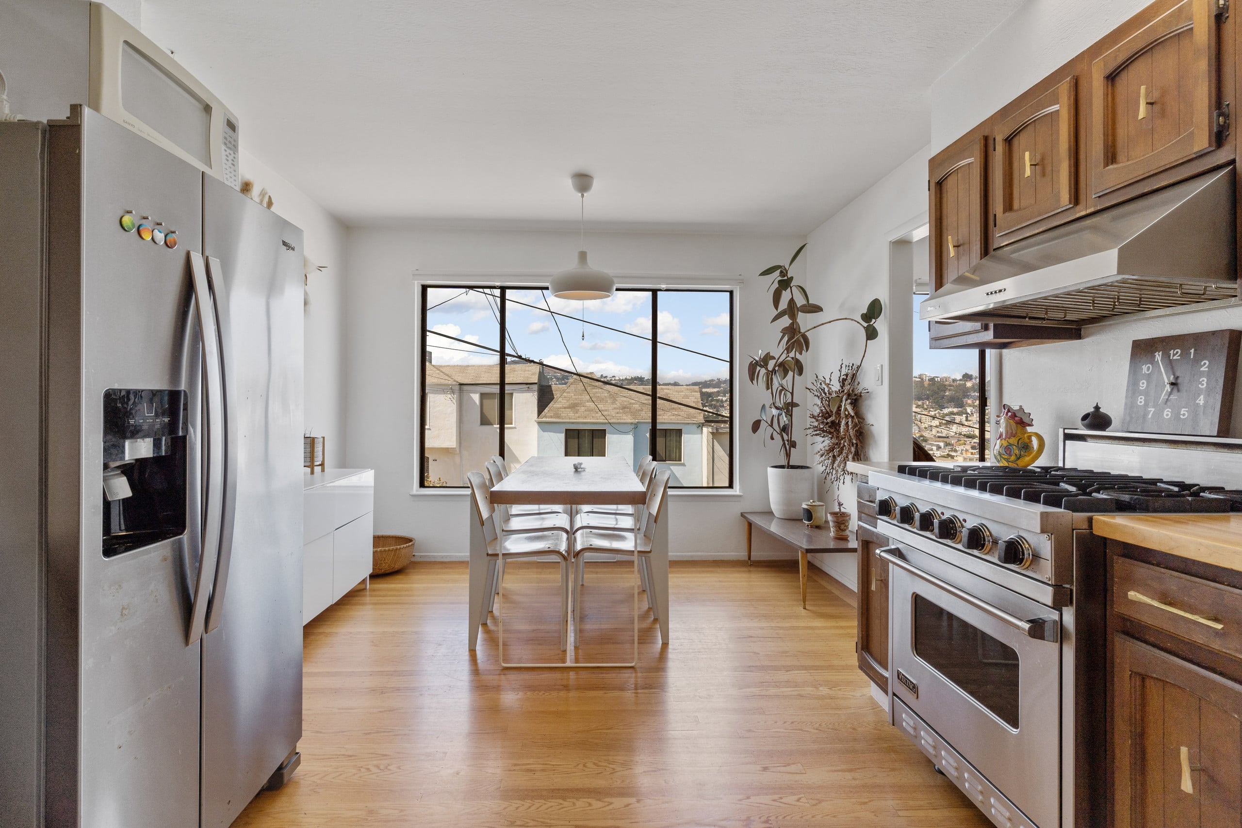 Home in San Francisco · ★4.59 · 2 bedrooms · 2 beds · 1 bath - Image 8