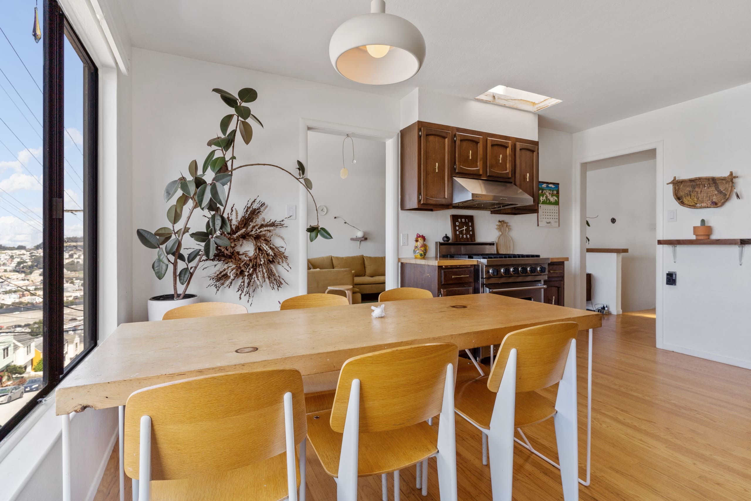 Home in San Francisco · ★4.59 · 2 bedrooms · 2 beds · 1 bath - Image 15