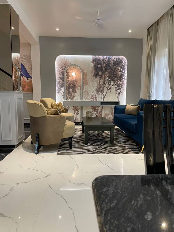 Living room image 3