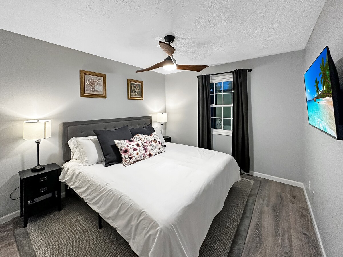 Bedroom 2 - King Bed