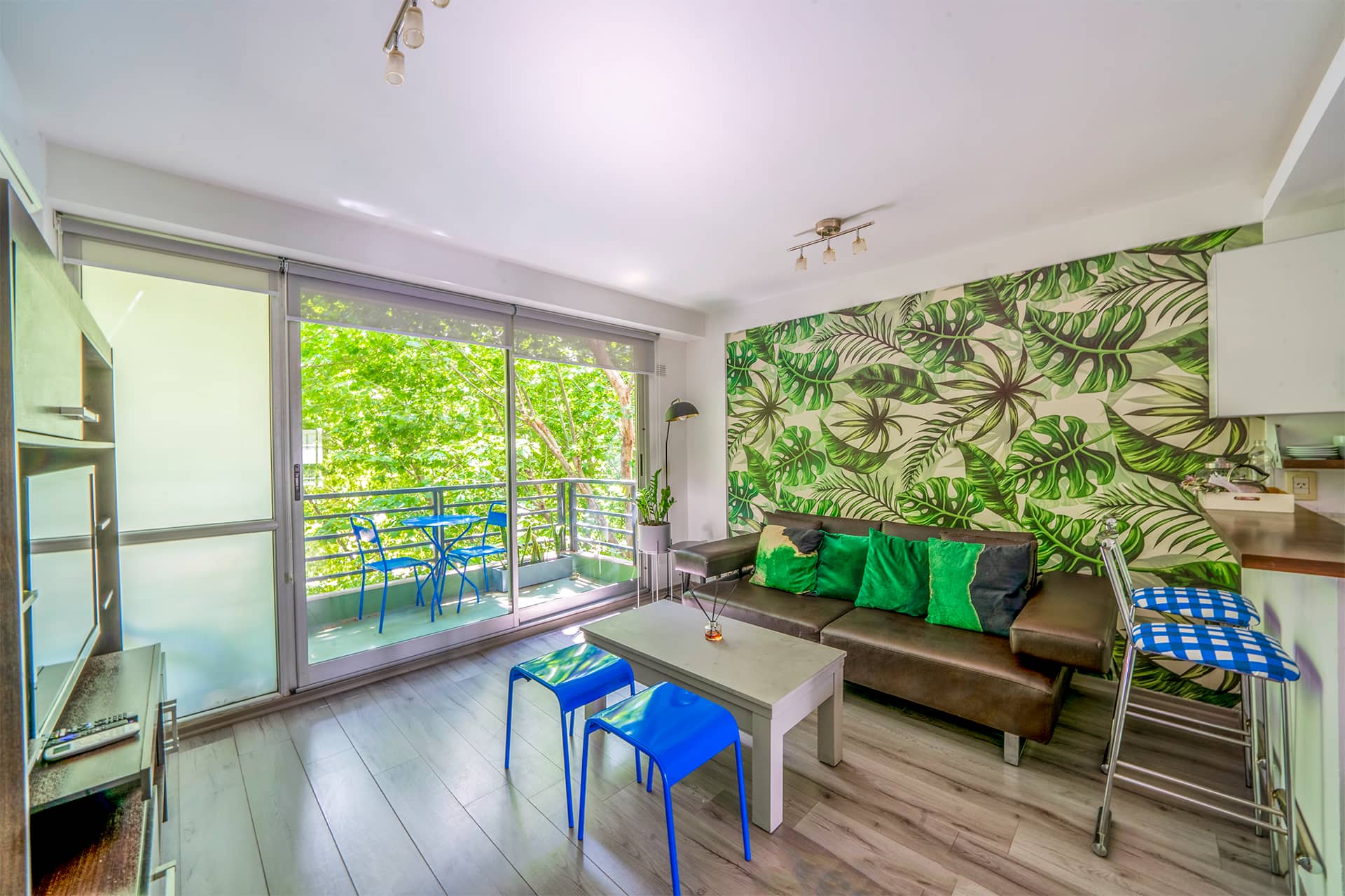 Two-room apartment with balcony in Palermo
