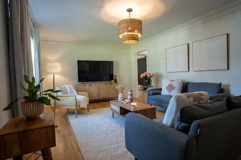 Popular Airbnb listing: 4-Bedroom Cozy Modern Farmhouse in Douglasville