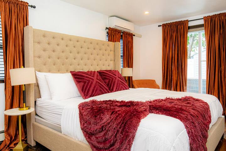 Luxury 6BR Home in Brooklyn gallery image 2