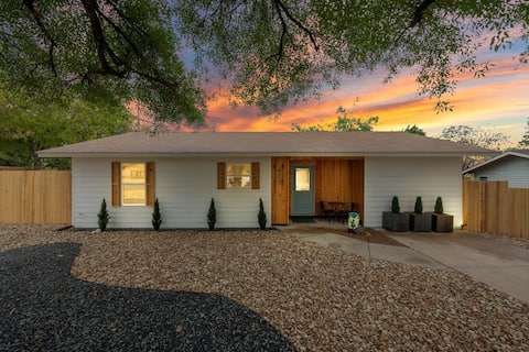 Top Airbnb: Austin Poolside Oasis | Near DT in Sweetbriar
