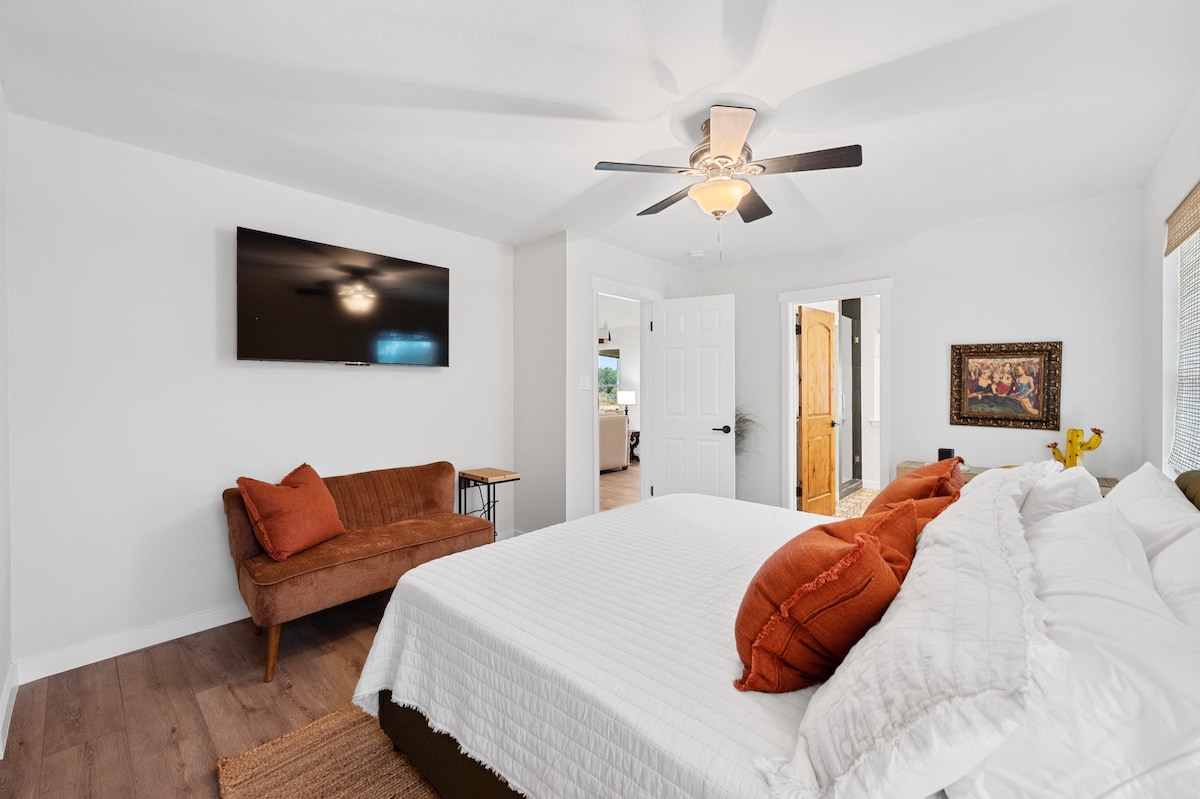 Austin Poolside Oasis | Near DT
