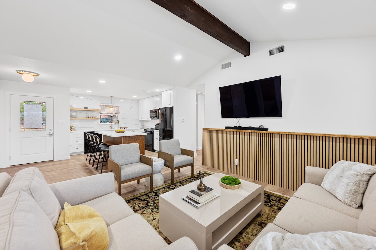 Austin Poolside Oasis | Near DT