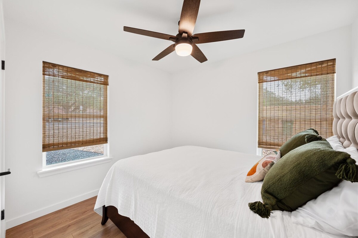 Austin Poolside Oasis | Near DT
