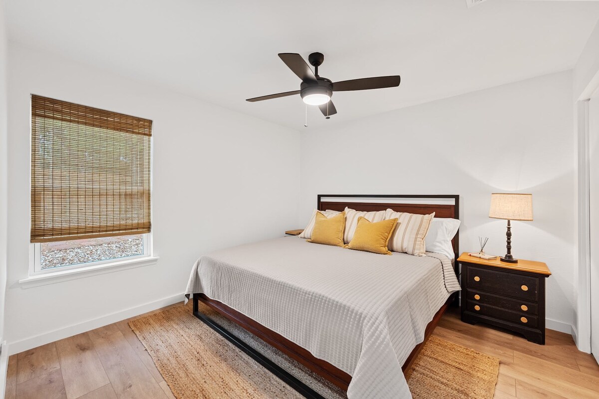 Austin Poolside Oasis | Near DT