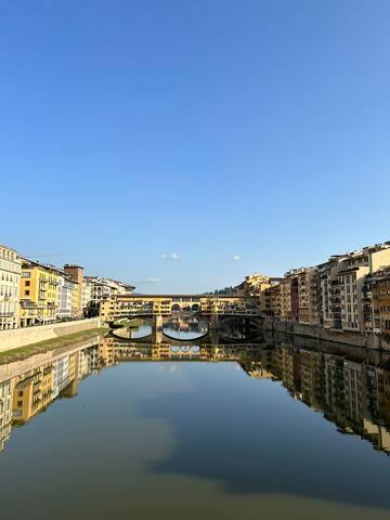 Apartment overlooking Ponte Vecchio gallery image 4