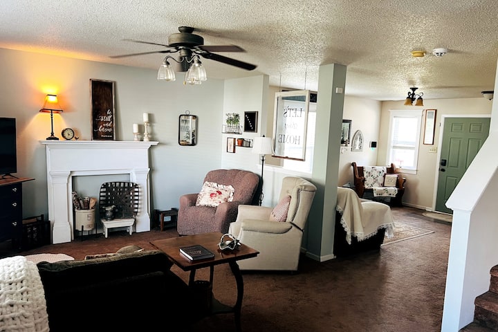 Camby 3 Bedroom Home - Close To The Airport - Mooresville, IN
