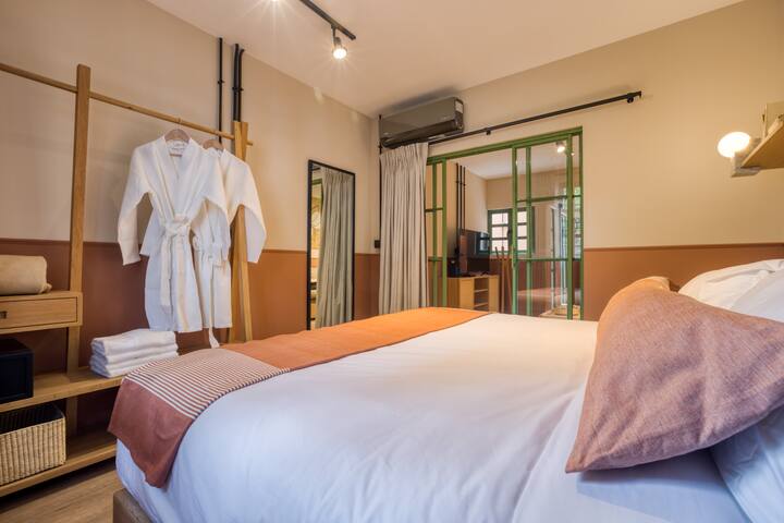 Casa Oliva | Deluxe Two Bedroom with Terrace gallery image 4