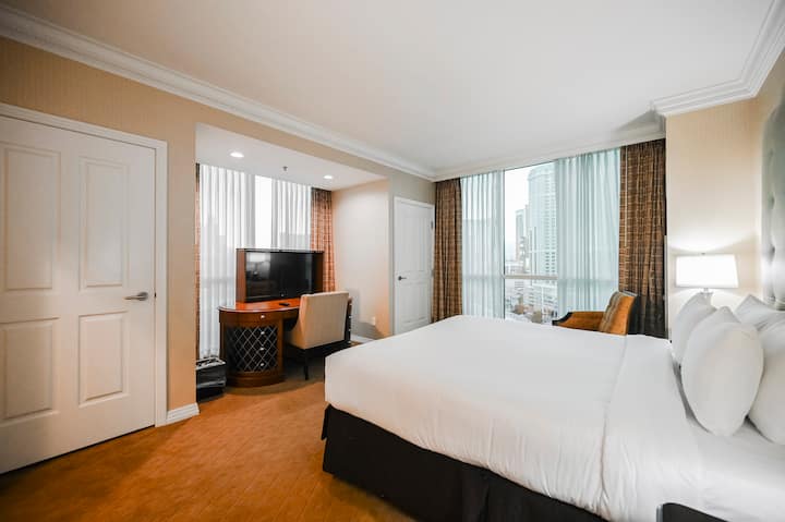 F11k1*1bd/2ba Strip View/balcony/full Kitchen/pool - Las Vegas, NV