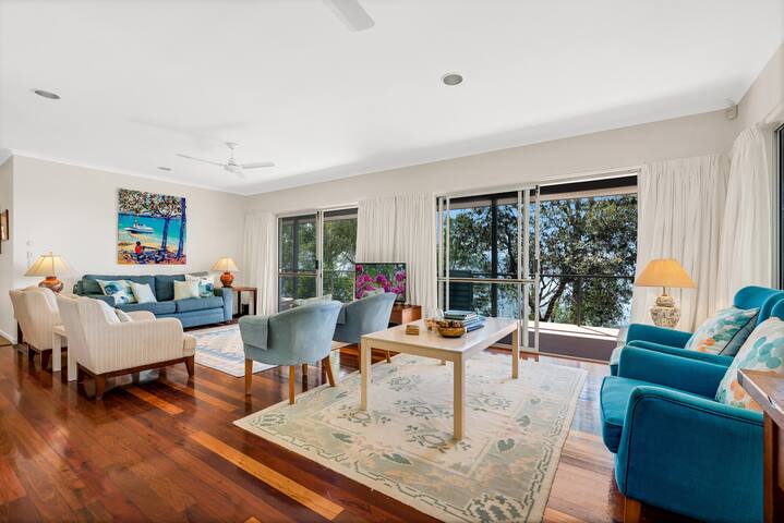 Blissful Lake Retreat gallery image 3