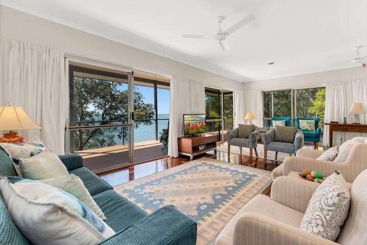 Blissful Lake Retreat gallery image 2