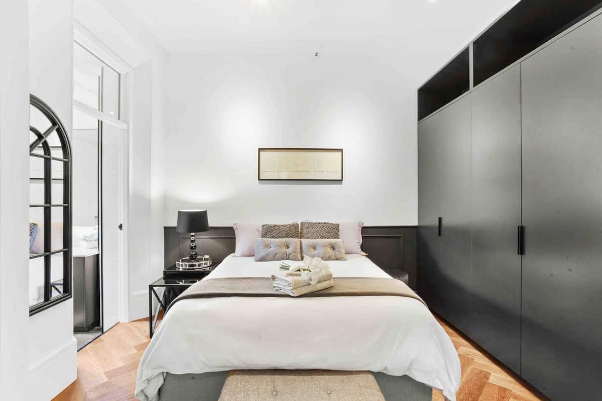 Queen bed with ample storage