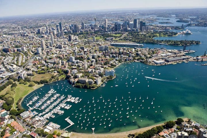 Rushcutters Bay has some of the best views and boats. Wonder around the bay and soak in the beauty.