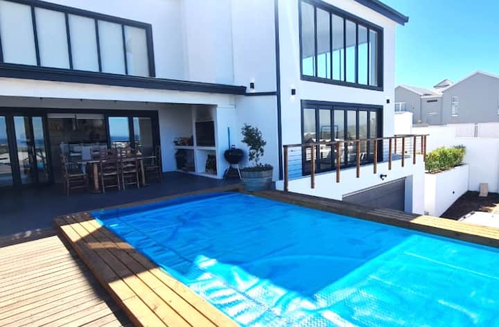 Modern Home Close To Beach Plett - Plettenberg Bay