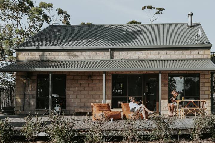 Waterfront – Hot Tub – Sauna – Serenity gallery image 5