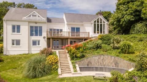 Stunning beach home with sea views