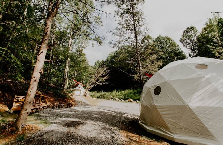 Wanderlust Woods managed Airbnb listing 2