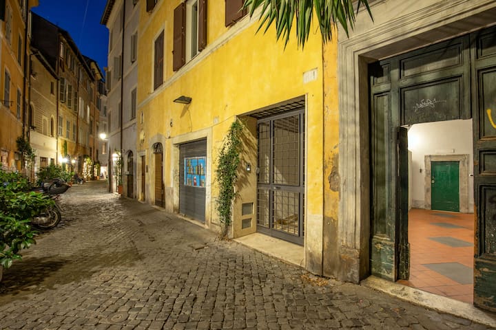 Campo de’ Fiori – Cappellari A&B Apartments