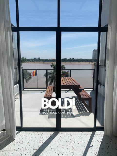 BOLD! apartment @ Riverside