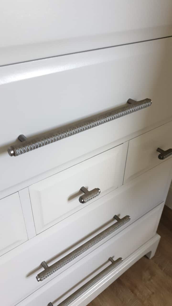 มือจับเฟอร์นิเจอร์หนังสั่งทำพิเศษ