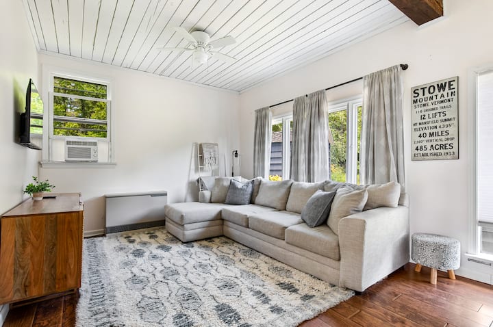 2 Bdrm Stowe Retreat | Pet Friendly - Stowe, VT