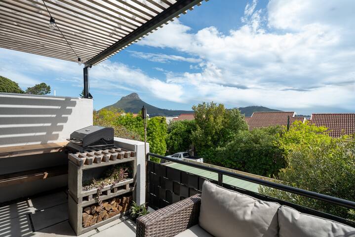 Cape Oasis – Entire Townhouse gallery image 3