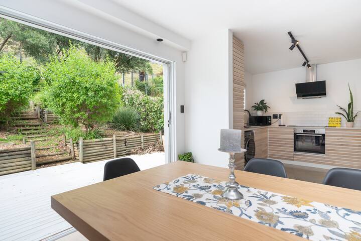 Cape Oasis – Entire Townhouse gallery image 5