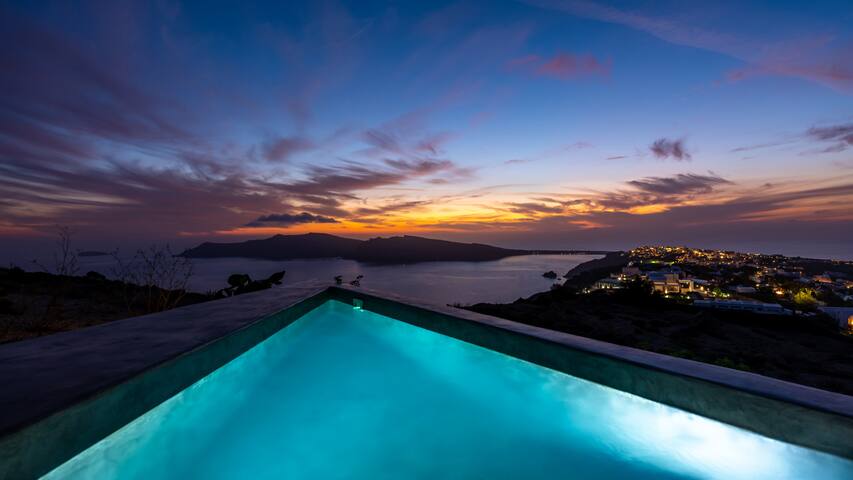 270 Oia’s View House IV – private pool & hot tub gallery image 2
