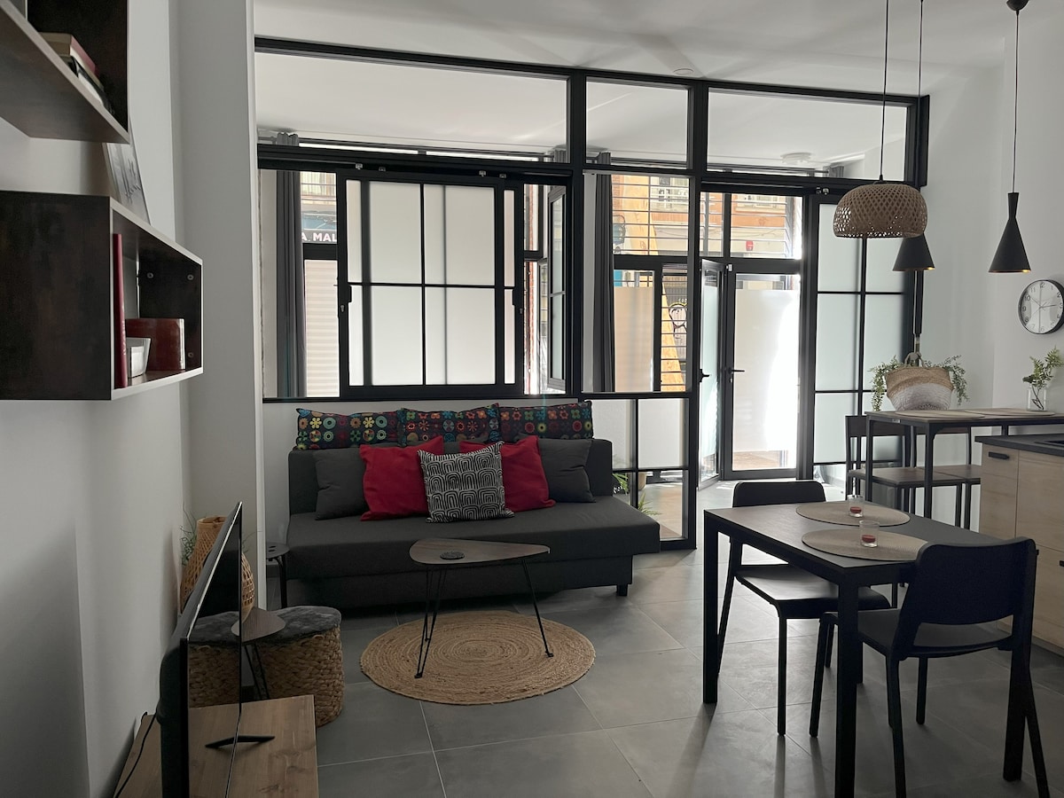 Top Airbnb: Madrid Study Center in Arganzuela