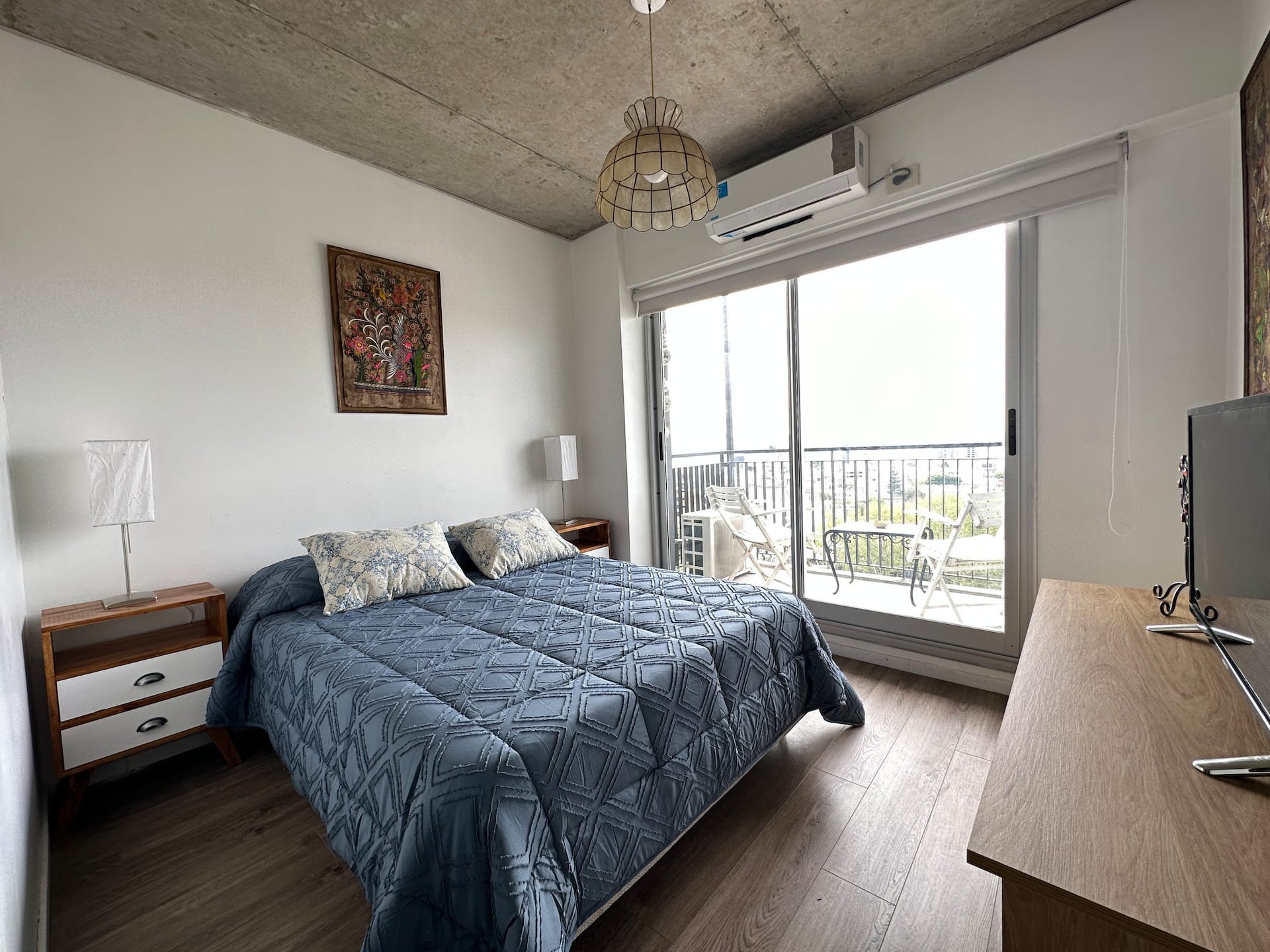 Comfortable and bright 2 rooms near Movistar Arena