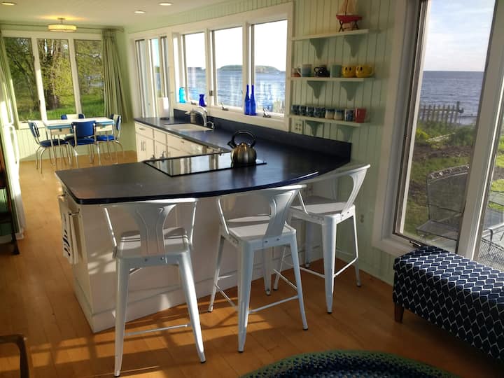 Beach retreat - perfect for vacations & weddings!
