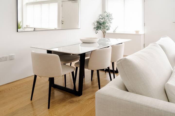 Stunning Townhouse off Bond Street & Oxford Circus gallery image 3