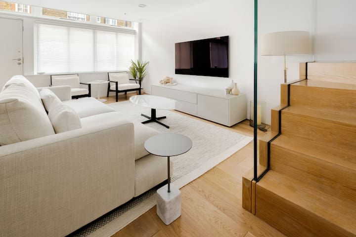 Stunning Townhouse off Bond Street & Oxford Circus