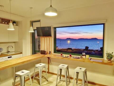 Popular Airbnb listing: Antonio playa samil apartments, Apartament... in Vigo