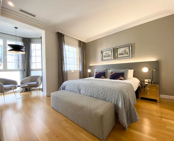 Spacious & Elegant on Avenue Diagonal gallery image 3