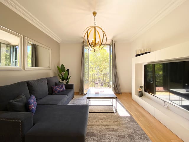 Spacious & Elegant on Avenue Diagonal gallery image 2