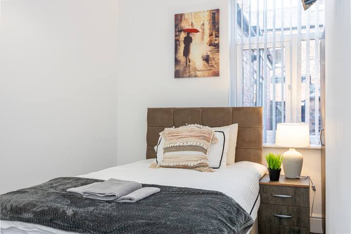 M6 Affordable Budget Guest house