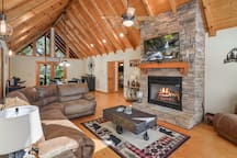 Bear Necessity Cabin - Ellijay, GA rental in Ellijay