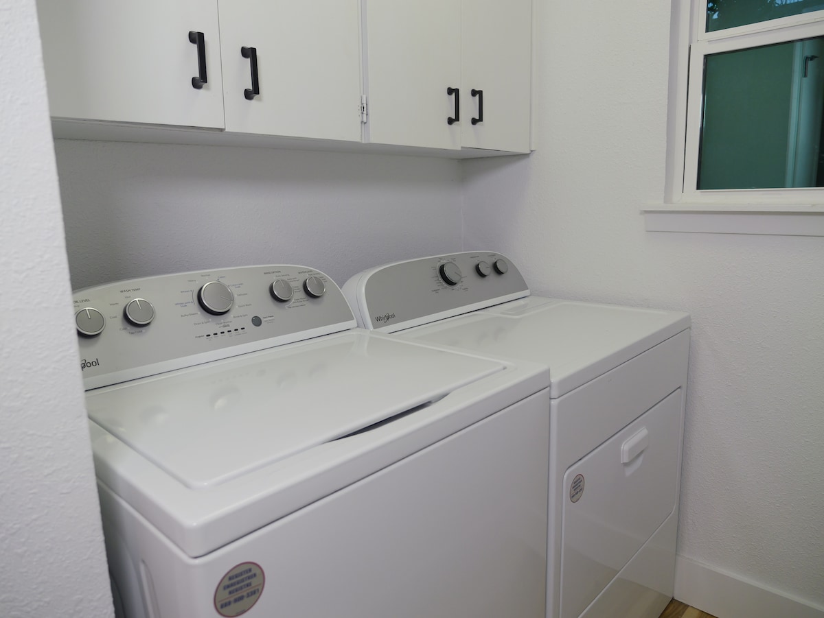 Stylish & comfortable duplex near Dt/ACL/COTA/ABIA