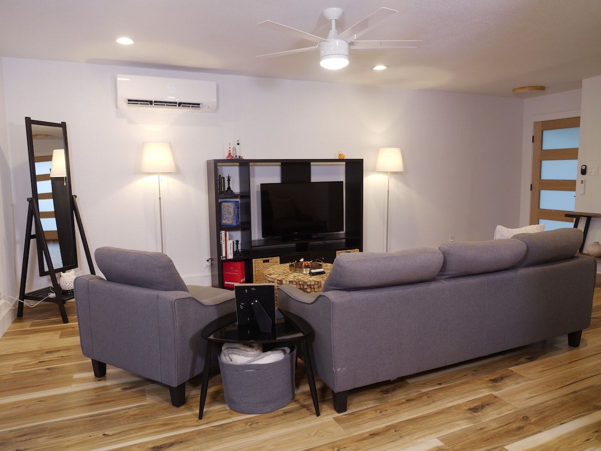 Stylish & comfortable duplex near Dt/ACL/COTA/ABIA