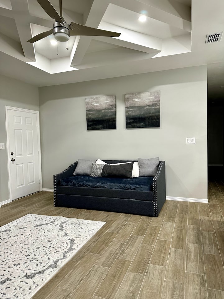 Home Away From Home - 3bedroom - Brownsville