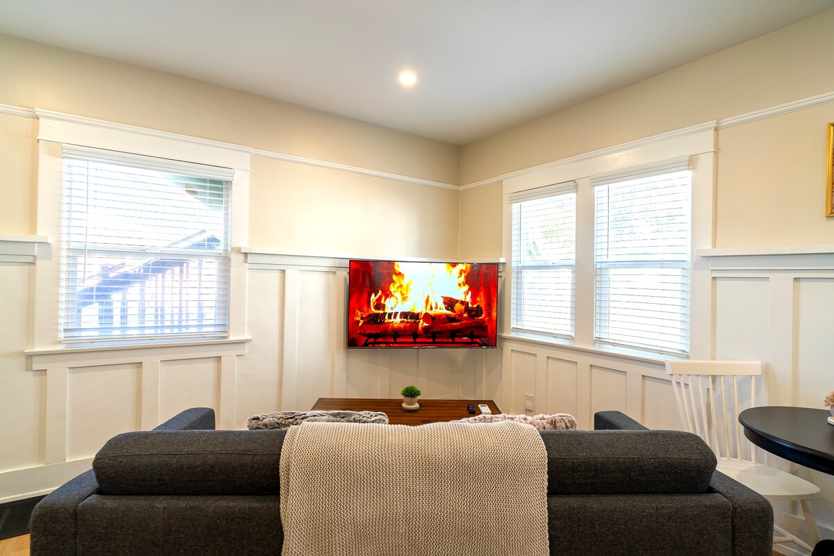 Top Airbnb: Stylish South Park Studio By Balboa Park W/D in San Diego